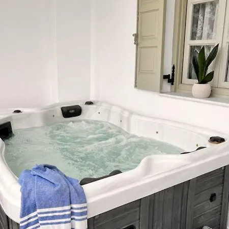 Luxury Vacation Irene With Private Juccuzi Apartment Fira (Santorini)
